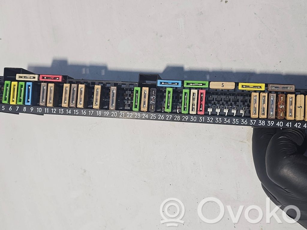 Module de fusibles   8366570