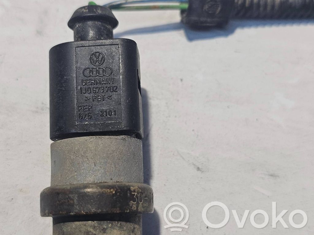 Audi A4 S4 B5 8D Czujnik temperatury płynu chłodzącego 
