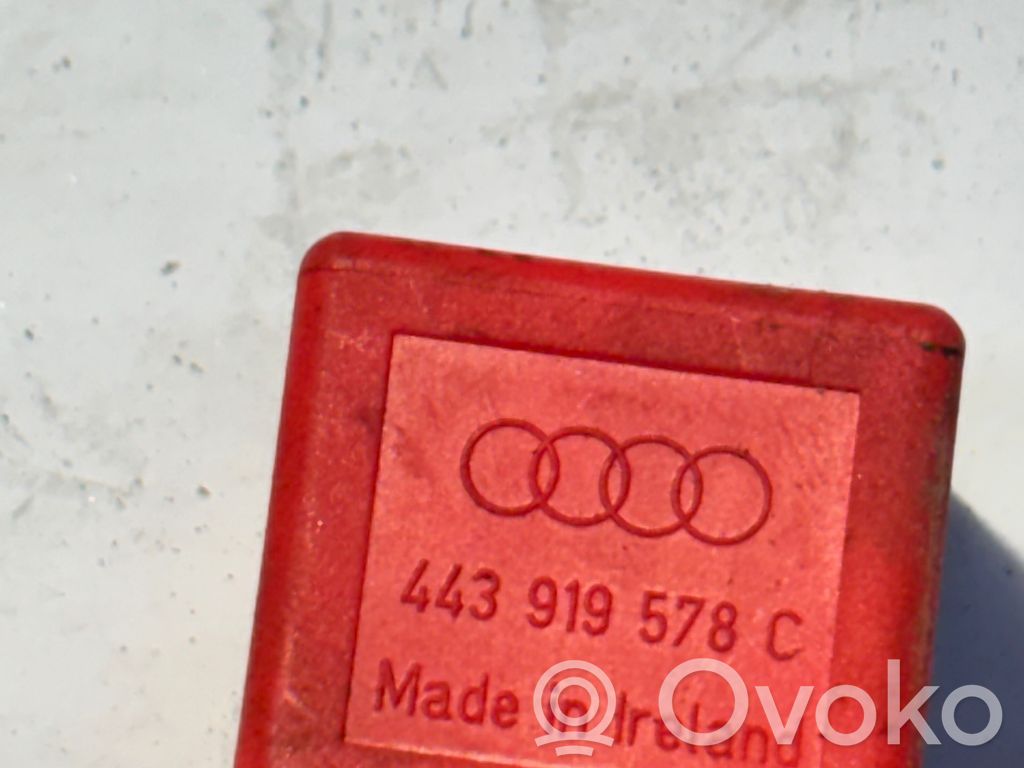 Audi A4 S4 B5 8D Muu rele 
