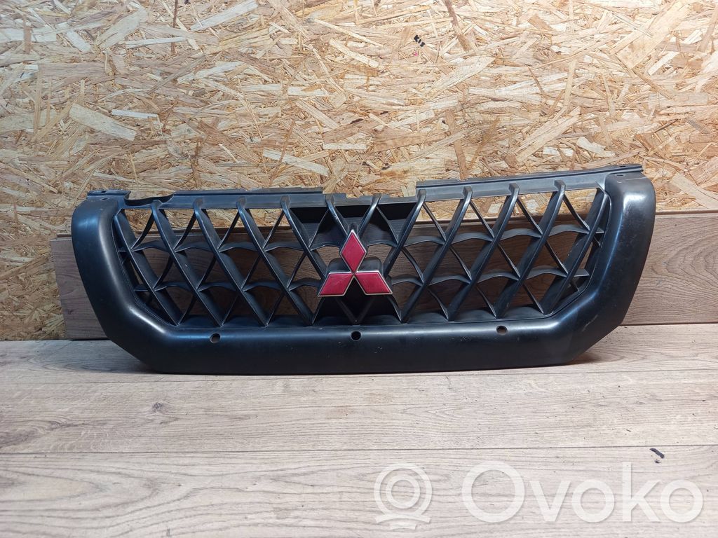 Mitsubishi Pajero Atrapa chłodnicy / Grill 