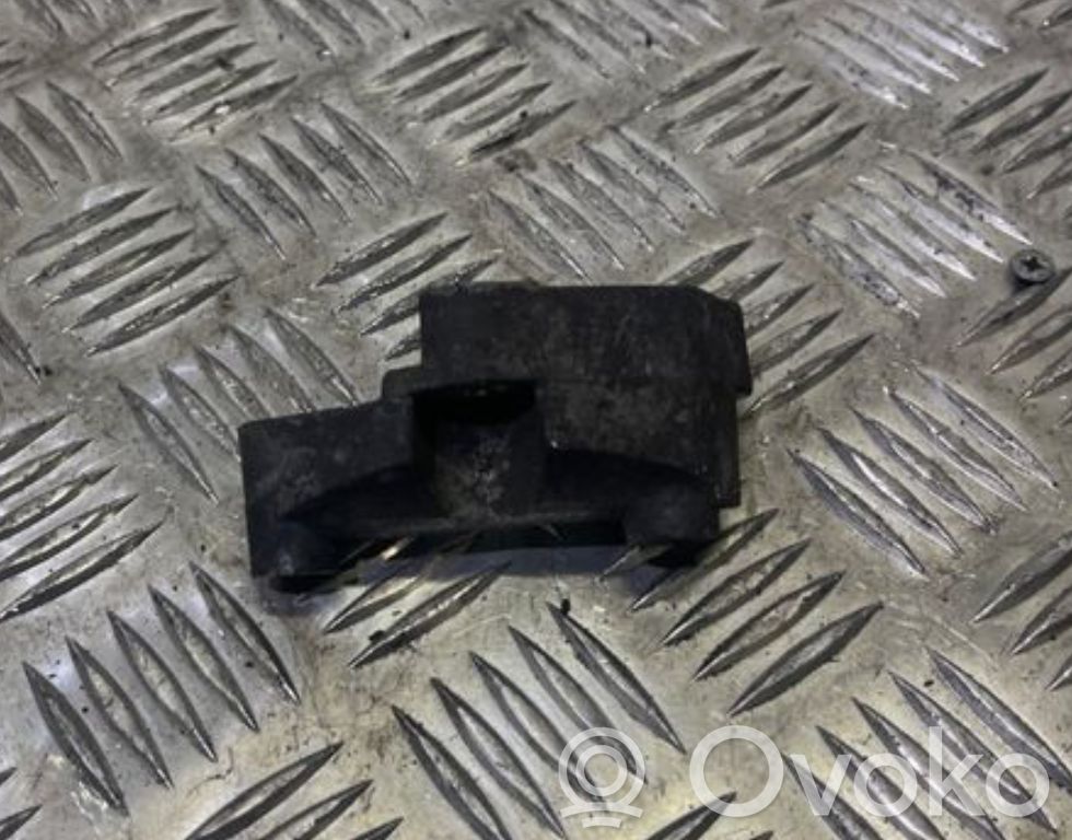 Mercedes-Benz C W203 Engine mounting bracket 