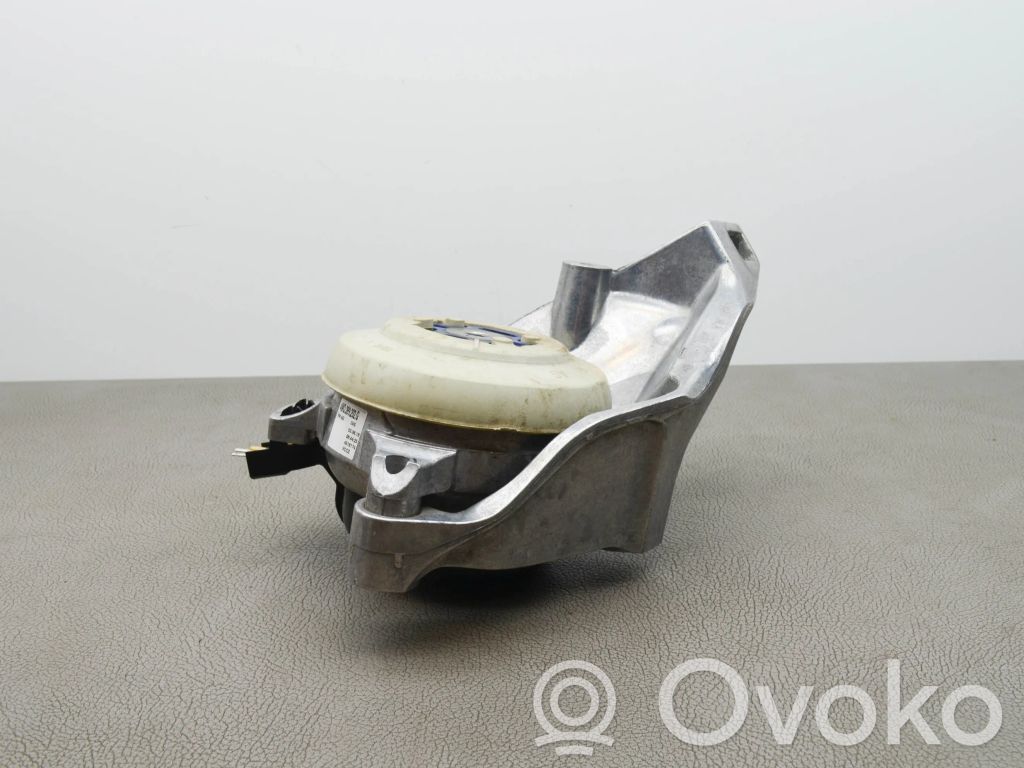 Audi Q7 4M Engine mount bracket 