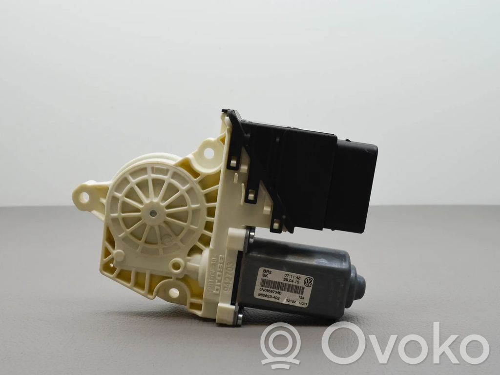 Volkswagen Tiguan Silniczek podnoszenia szyby drzwi tylnych 