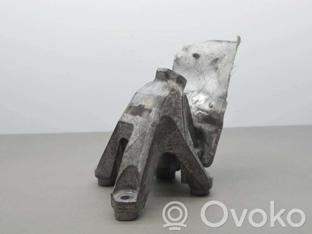 Audi A4 S4 B9 8W Engine mounting bracket 