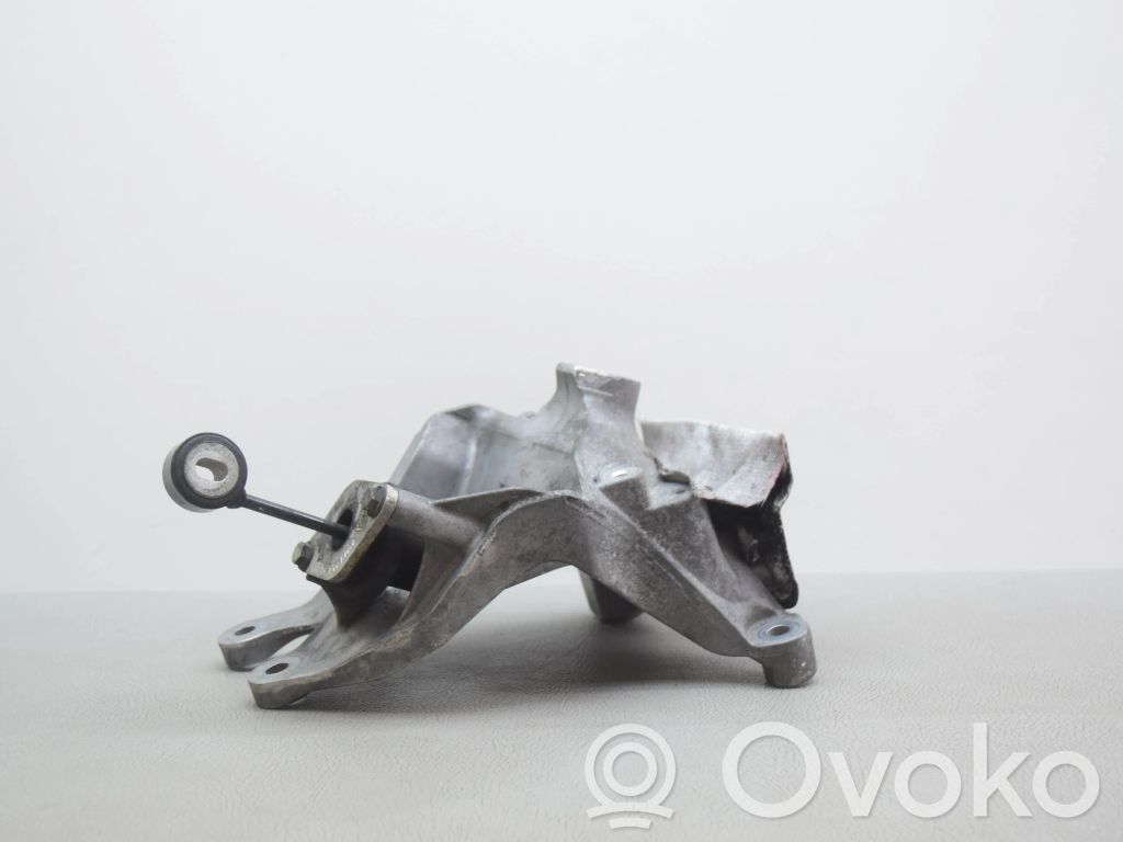 Audi Q7 4M Engine mounting bracket 