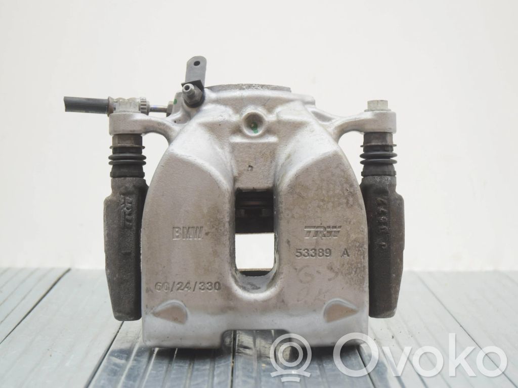 BMW 5 G30 G31 G38 Priekinis suportas 
