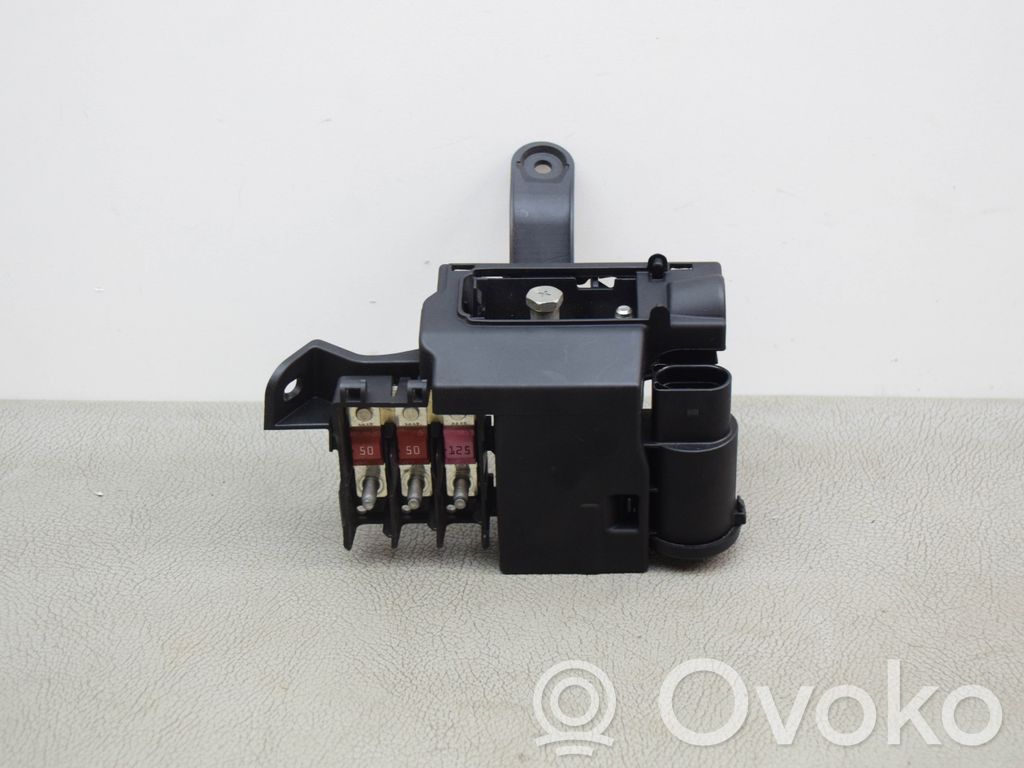 Audi A4 S4 B9 8W Current control relay 