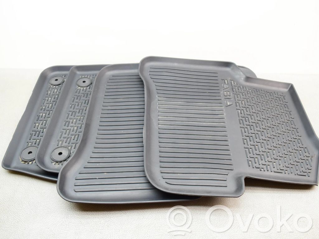 Skoda Fabia Mk3 (NJ) Set covorașe auto 