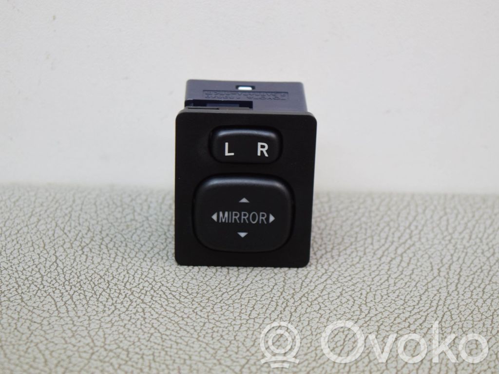 Toyota Prius (XW30) Wing mirror switch 