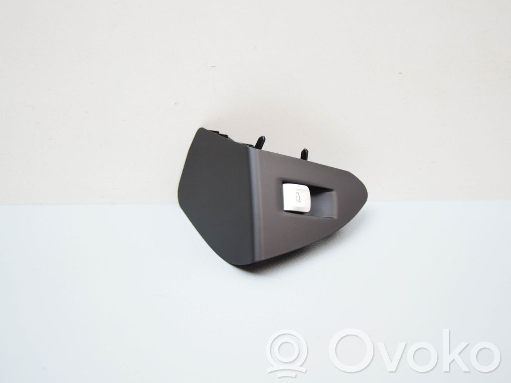 BMW 7 G11 G12 Tailgate/boot open switch button 
