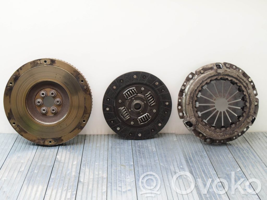 Toyota Corolla E160 E170 Sankabos komplektas 