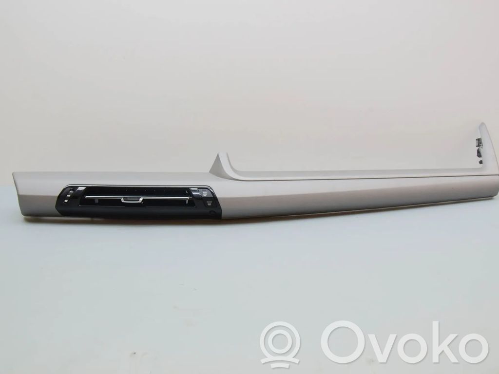 BMW X1 U11 Dekoratyvinė apdailos juostelė 