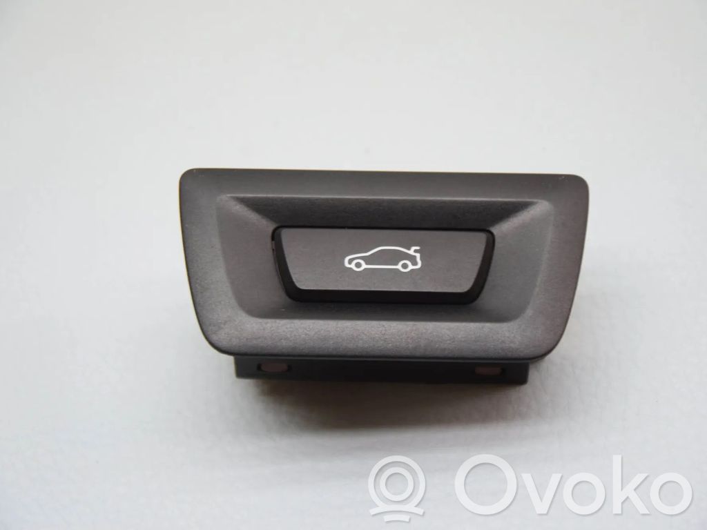 BMW X1 U11 Tailgate/boot open switch button 