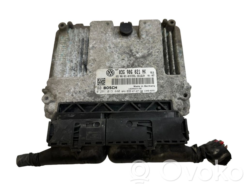 Volkswagen PASSAT B6 Engine control unit/module 