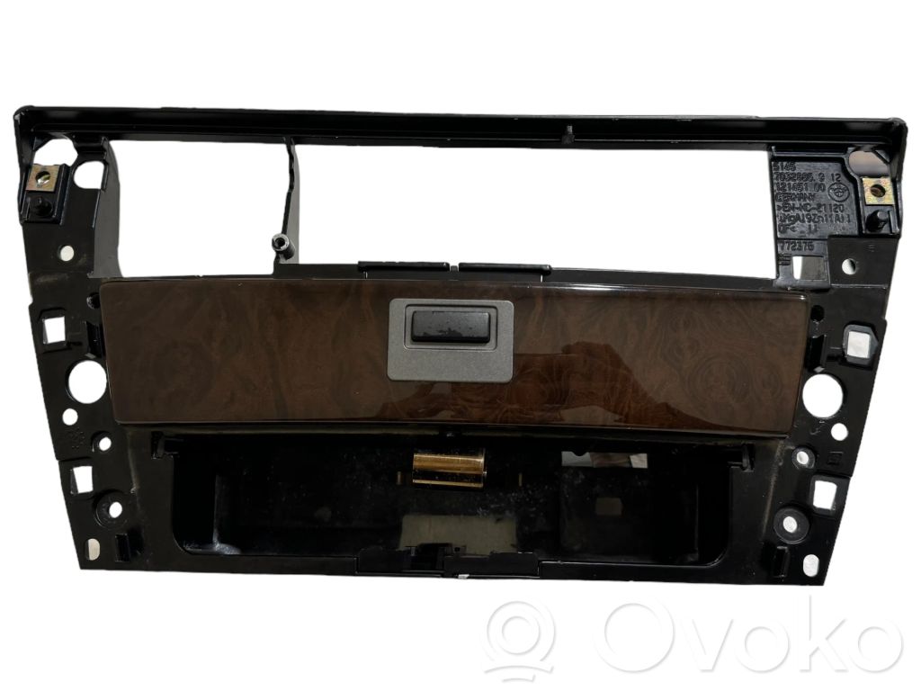BMW 7 E65 E66 Mantu nodalījums 
