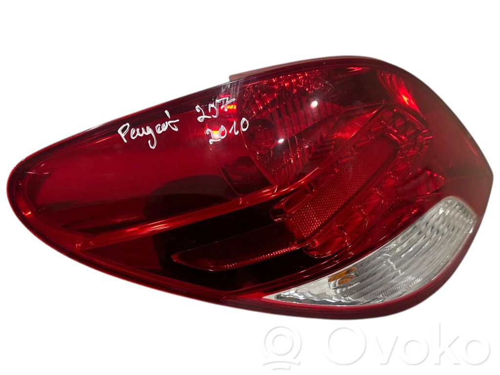 Peugeot 207 Aizmugurējais lukturis virsbūvē 