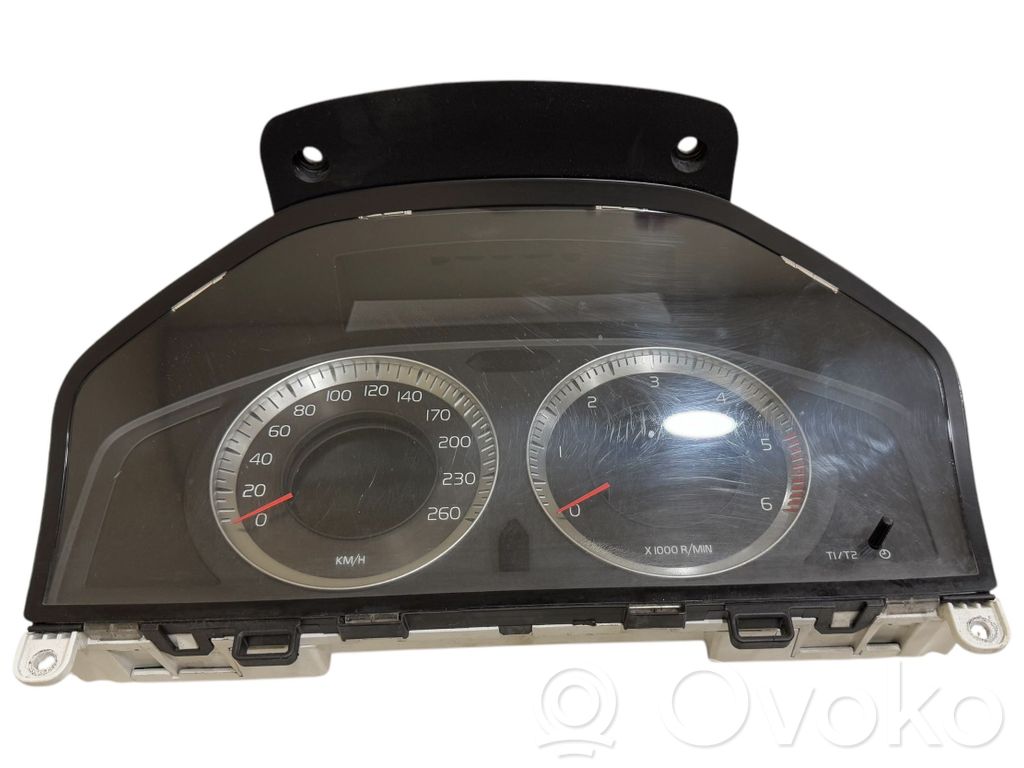 Volvo V70 Speedometer (instrument cluster) 