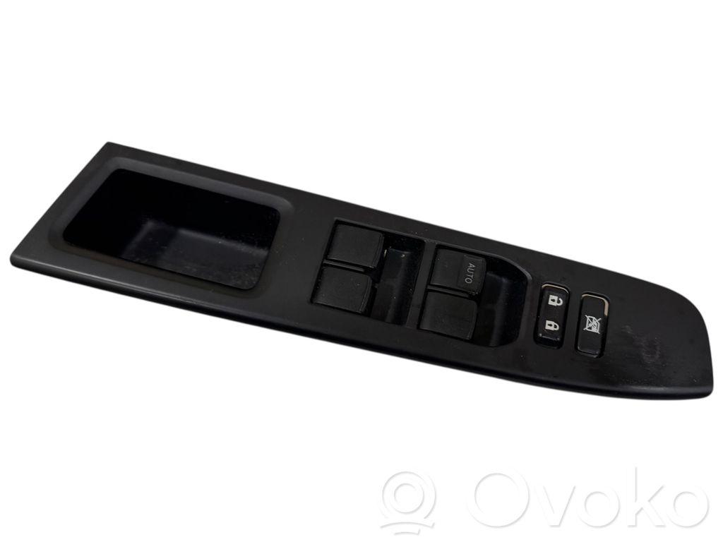 Toyota Yaris Electric window control switch 