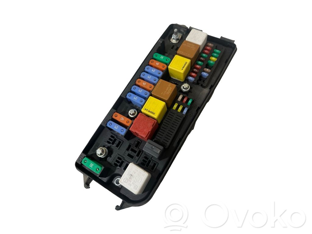 Opel Vectra C Drošinātāju bloks 