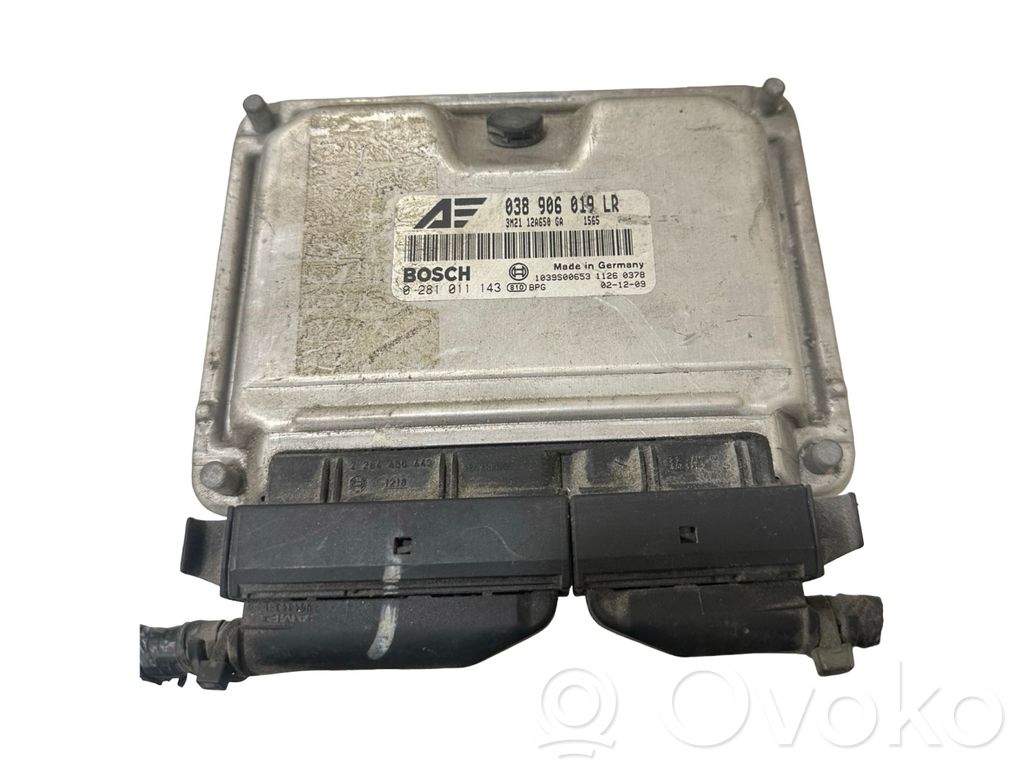 Unidad de control/módulo del motor   038906019LR,0281011143,1039S00653