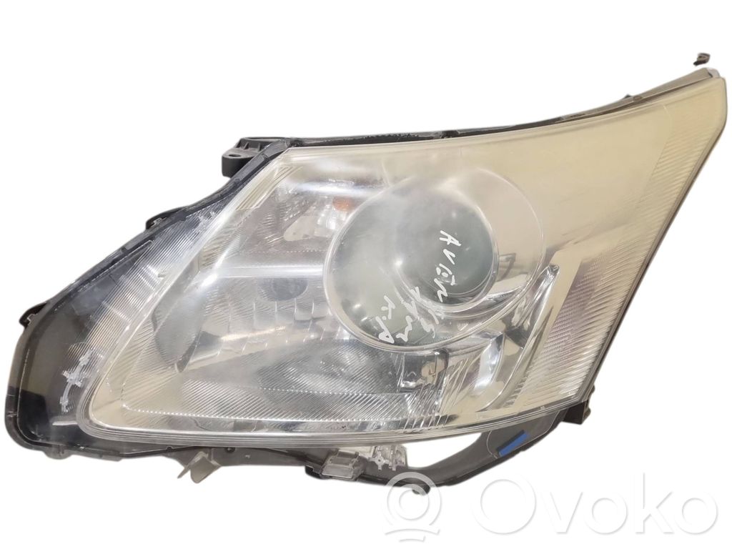 Toyota Avensis T270 Lampa przednia 