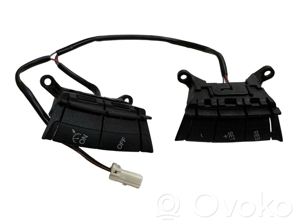 Ford Focus Steering wheel buttons/switches 