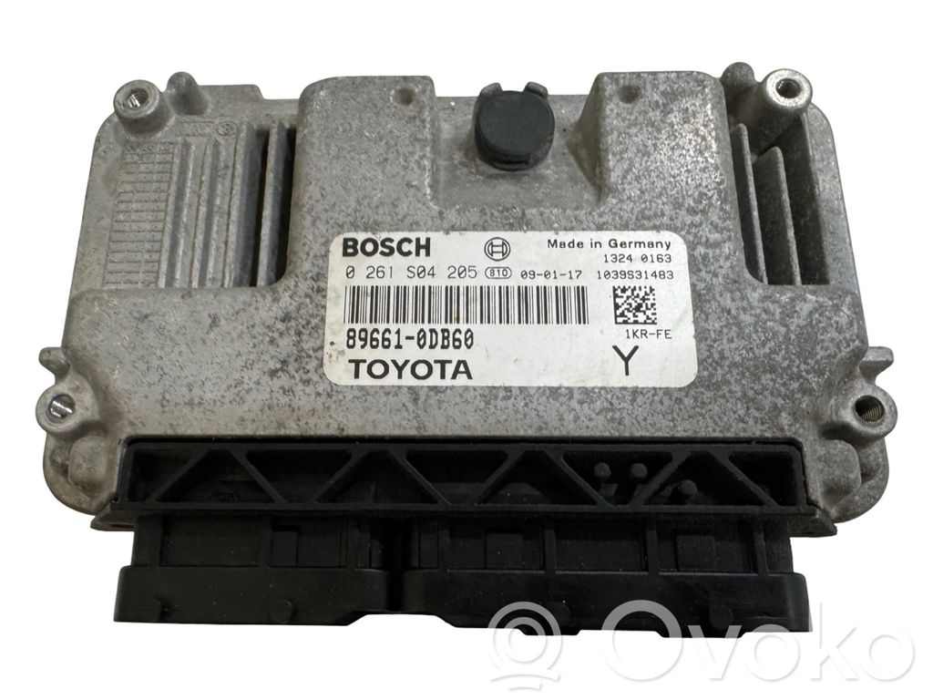 Toyota Yaris Engine control unit/module 