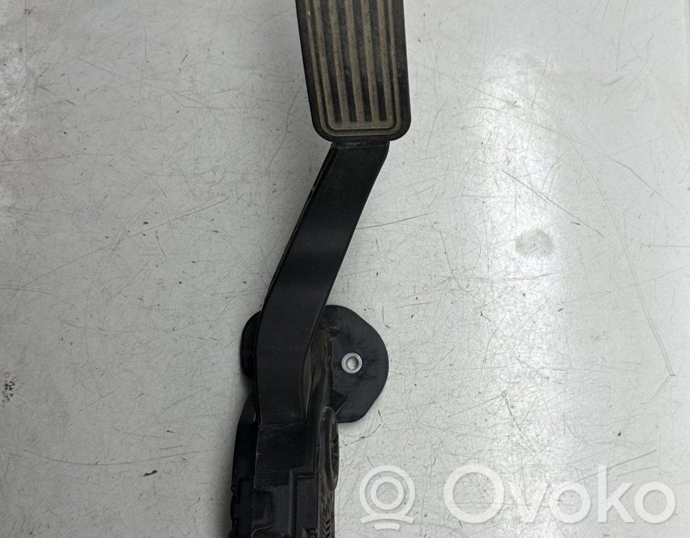 Accelerator throttle pedal   GS1D41600