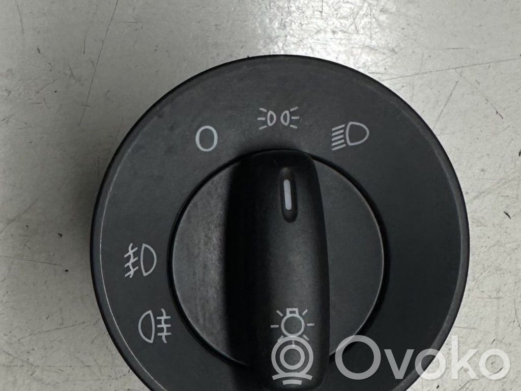 Skoda Octavia Mk2 (1Z) Przełącznik świateł 