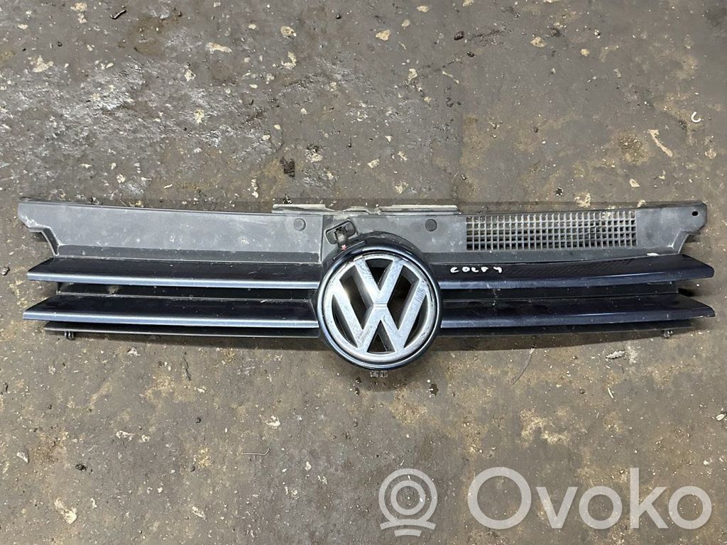Volkswagen Golf IV Rejilla delantera 