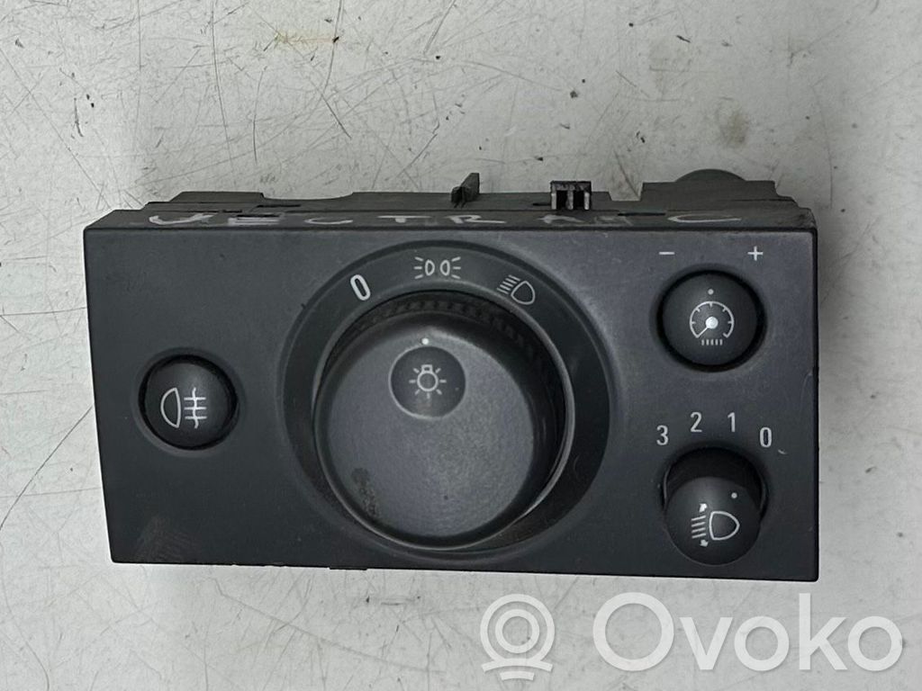 Light switch   13229538