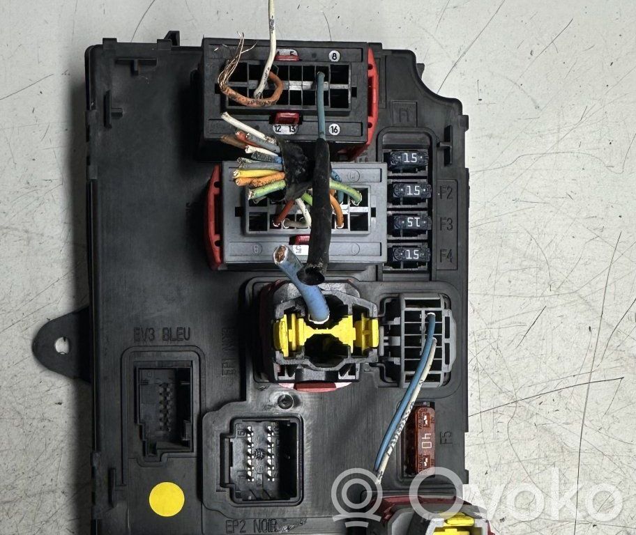 Peugeot 407 Juego de caja de fusibles 