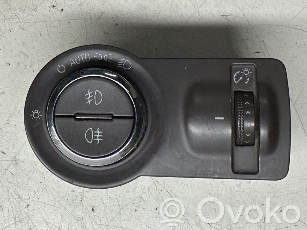 Opel Insignia A Light switch 