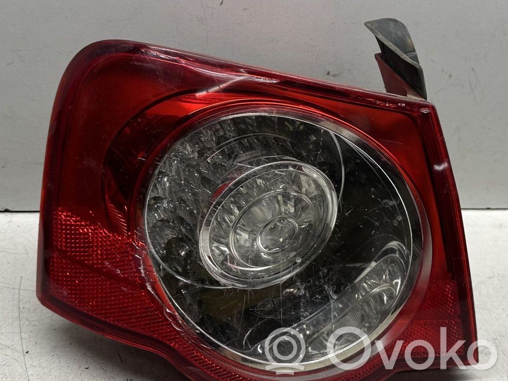 Volkswagen PASSAT B6 Lampa tylna 