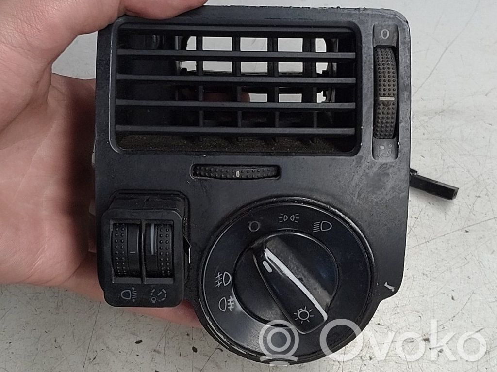 Volkswagen Bora Dashboard side air vent grill/cover trim 