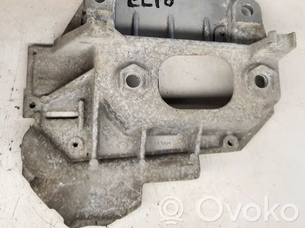 Renault Clio III Engine mounting bracket 