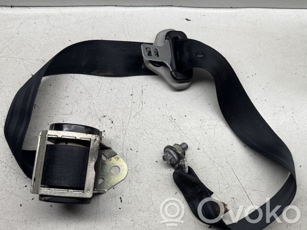 Mazda 3 I Front seatbelt 
