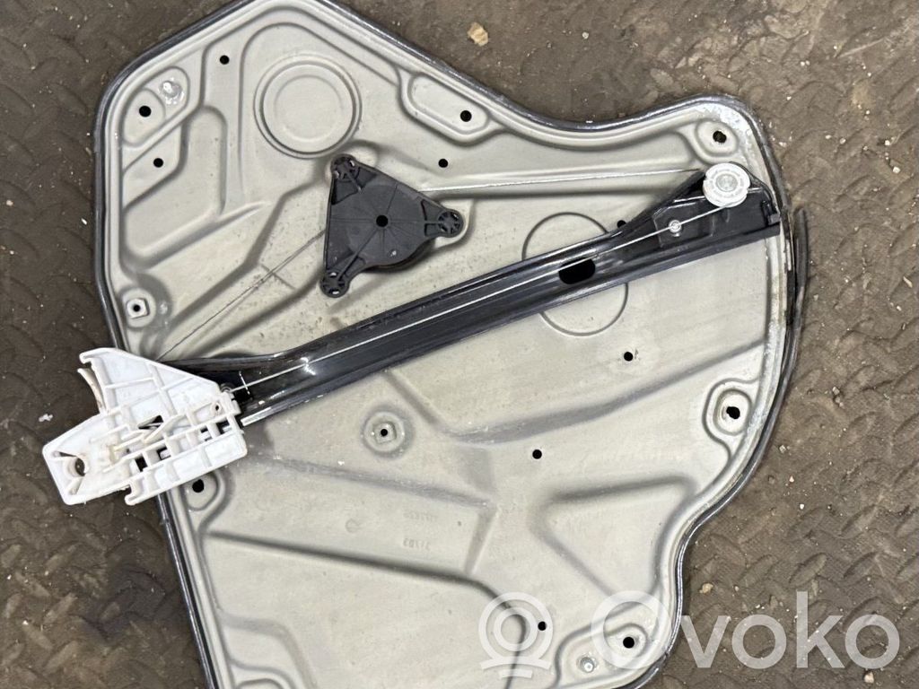 Skoda Octavia Mk2 (1Z) Mechanizm podnoszenia szyby tylnej bez silnika 