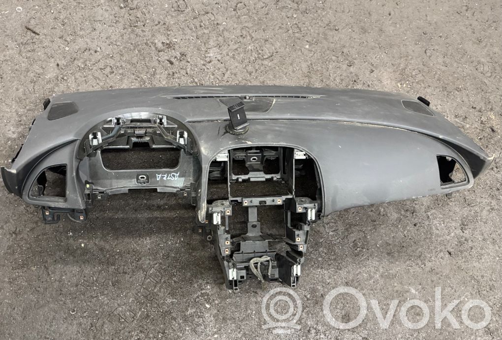 Opel Astra J Panelė 