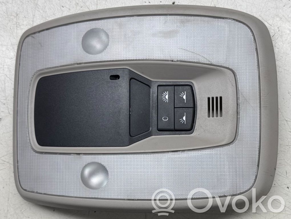 Volvo V70 Etuistuimen valo 