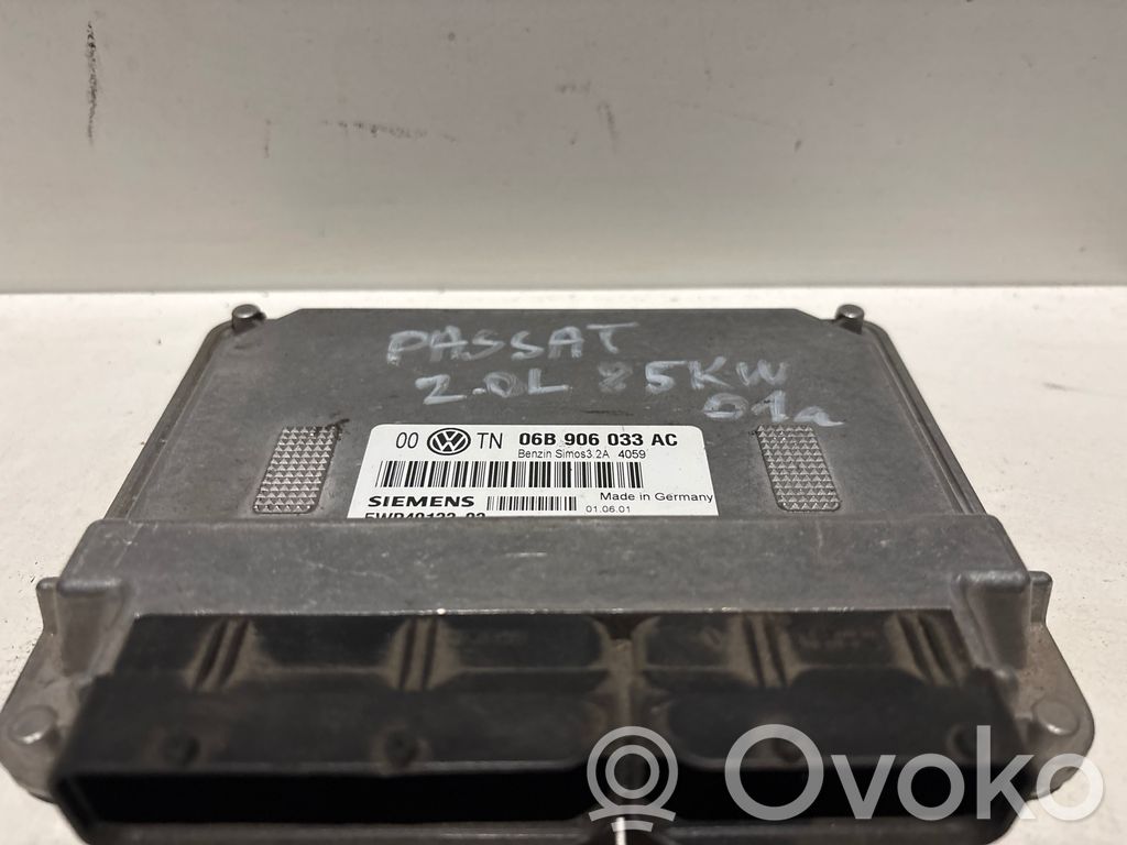 Volkswagen PASSAT B5.5 Engine control unit/module 