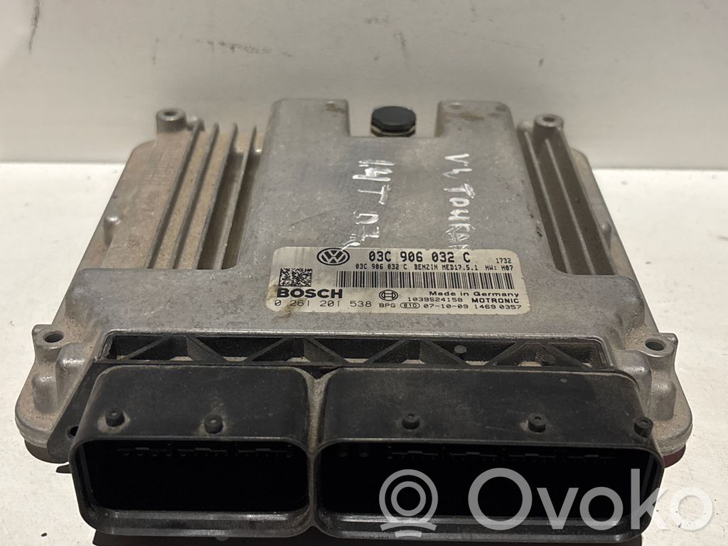Volkswagen Touran I Engine control unit/module 
