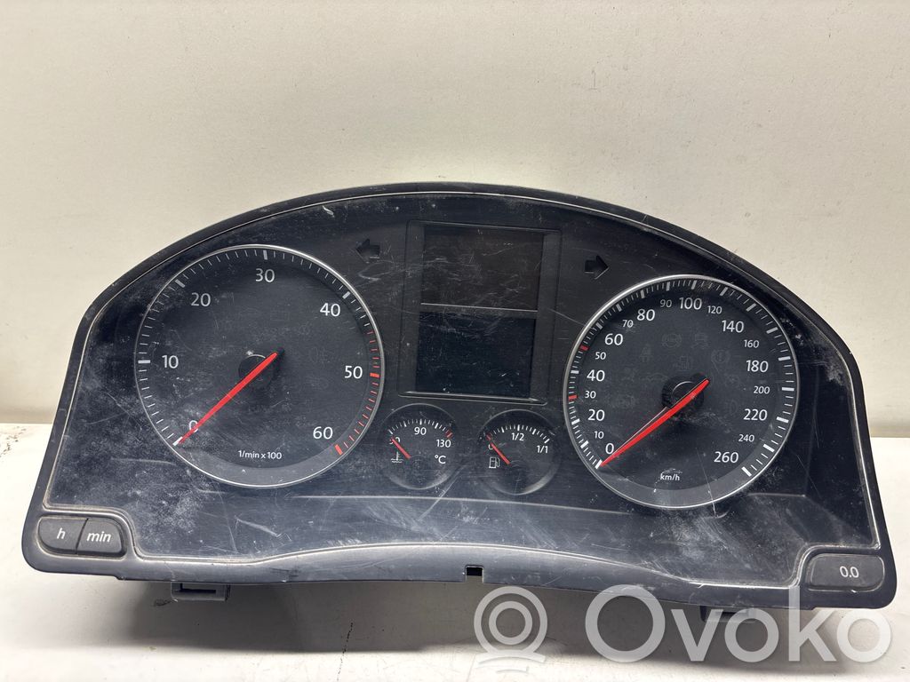 Volkswagen Jetta V Licznik / Prędkościomierz 
