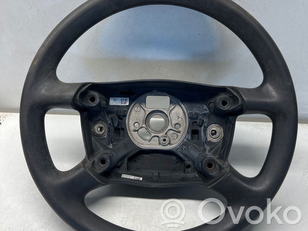 Audi A4 S4 B6 8E 8H Ohjauspyörä 