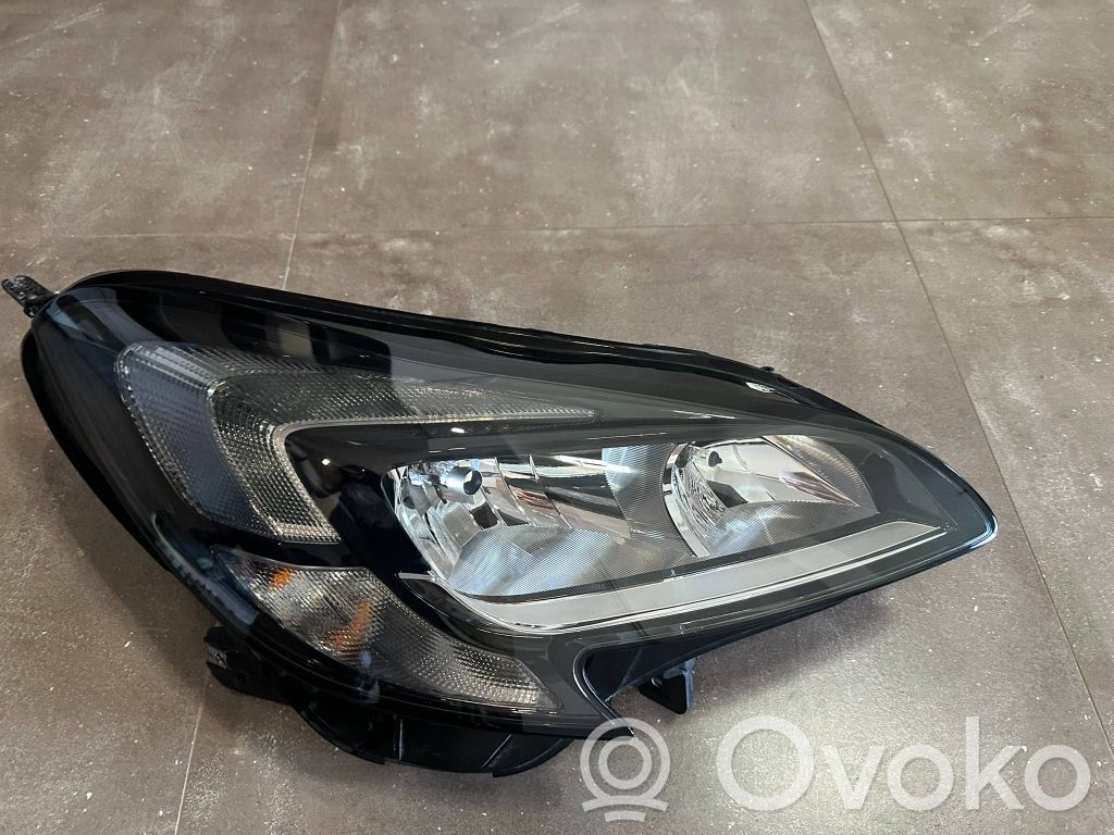 Opel Corsa E Headlight/headlamp 