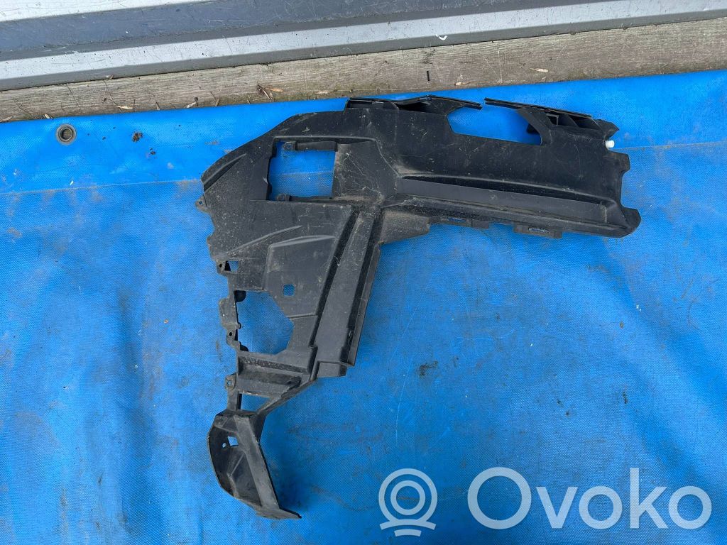 Audi Q7 4M Front bumper mounting bracket 
