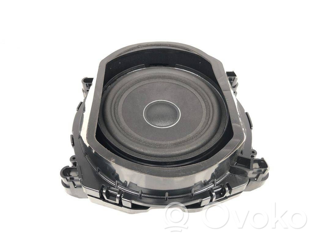 BMW X3 F25 Subwoofer 