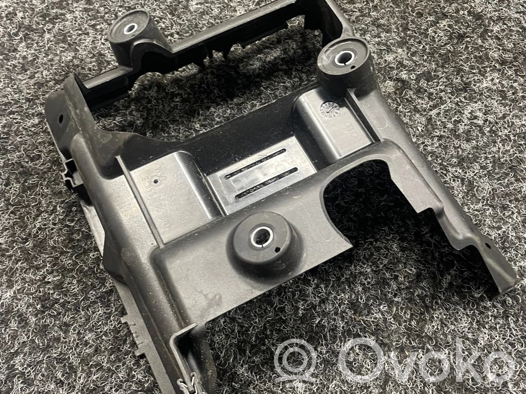 Volkswagen Touareg III Other engine bay part 