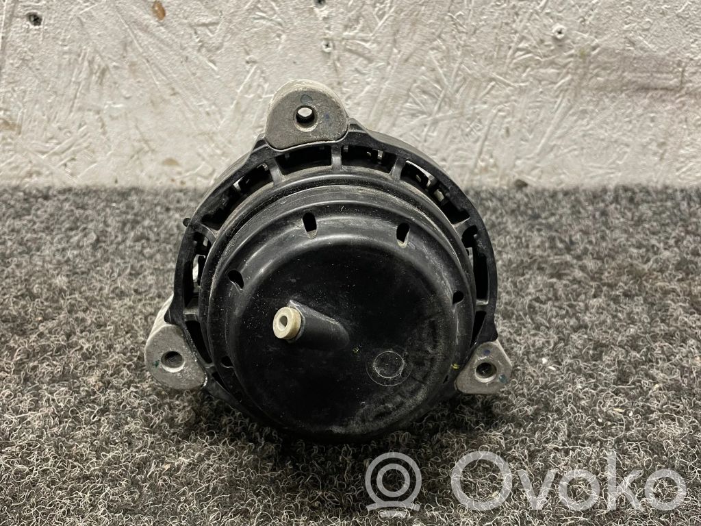 BMW 5 G30 G31 G38 Wspornik / Mocowanie silnika 