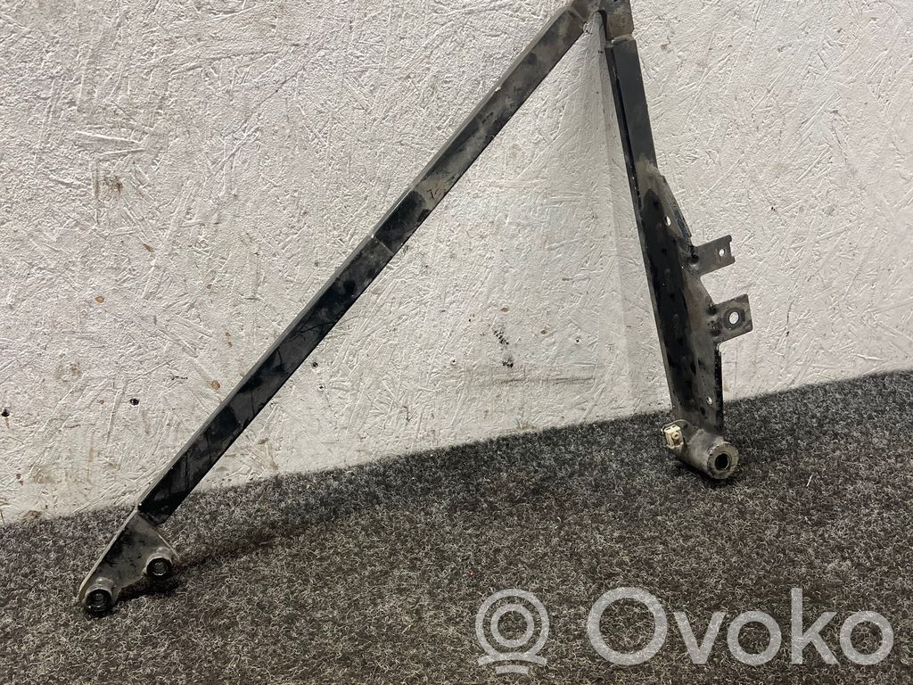 BMW M5 Cits aizmugures šasijas elements 
